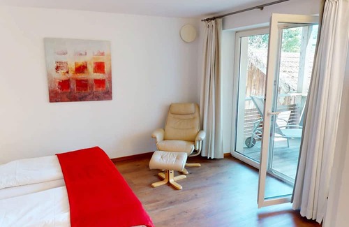 Bad Aibling Wohnung | Suite 2 on the ground floor, 1.5 room apartment with south-facing balcony