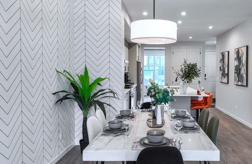 Keith Haus | New Modern 5BR|3.5BA|2 Living Rms|2Full Kitchen|Arcade Games|near Banff|Sleep10