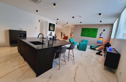 Douai Wohnung | Luxury apartment in Douai center with wifi, air conditioning, and terrace