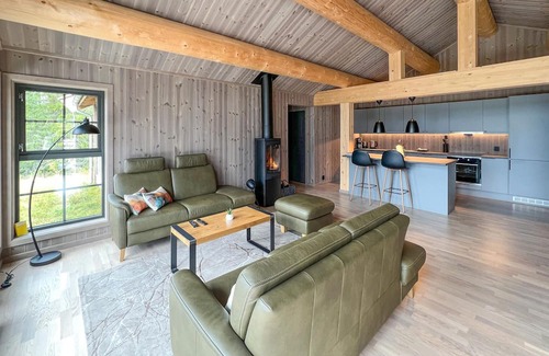 Sor-Fron Haus | Lovely home in Gålå with sauna