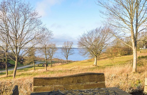 Hjarbæk Haus | Lovely home in Løgstrup with house sea view