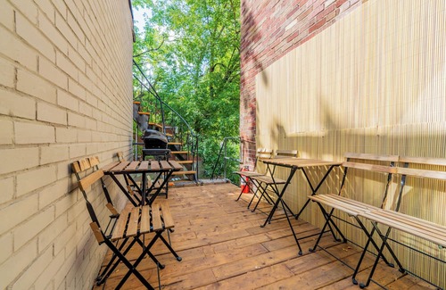 Cote-Des-Neiges—Notre-Dame-De-Grace Wohnung | Newly Renovated 3BR/2BA Spacious & Modern