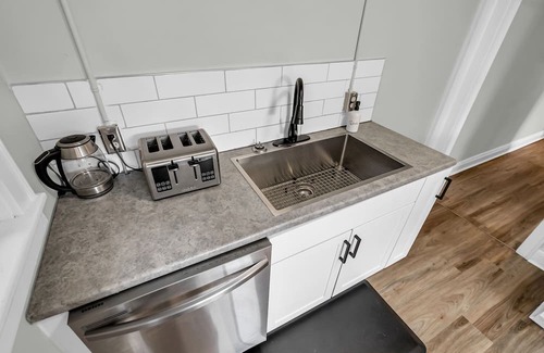 Cornwall Wohnung | Bright 1-BR APT, Prime Location 5