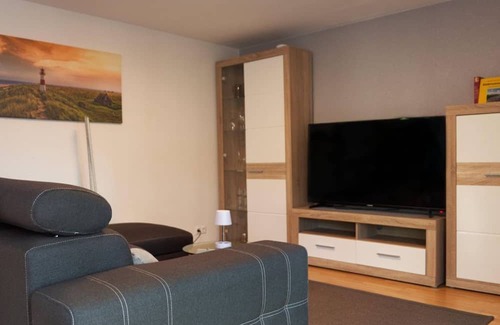 Bedekaspel Haus | Cozy 4-star vacation home with jetty, on the "Great Sea"