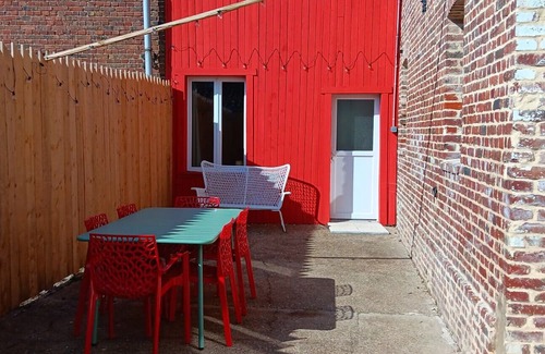 Franleu Haus | Holiday Home 'La Pause Picarde - Baie De Somme' with Private Terrace, Shared Garden and Wi-Fi