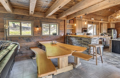 Cameron Kabine | Luxe Cabin Compound 4 Mi to Cameron State Forest!
