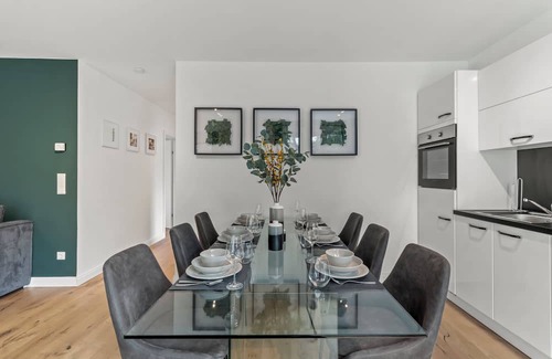Floridsdorf Wohnung | NobleNest | Deluxe Apartment with Workspace, Coffee & Relax Massage, near the center