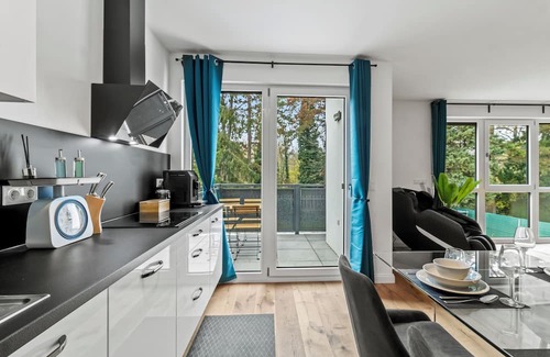 Floridsdorf Wohnung | NobleNest | Deluxe Apartment with Workspace, Coffee & Relax Massage, near the center