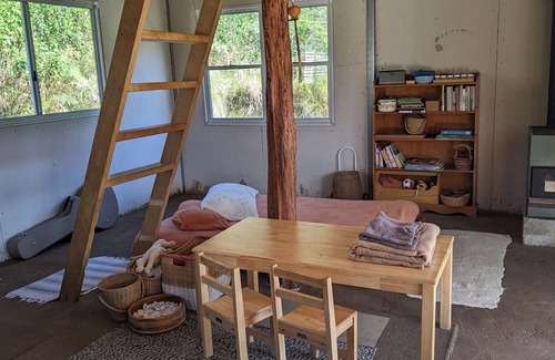 Koreelah Kabine | Offgrid Tiny Home in a Food Forest Garden