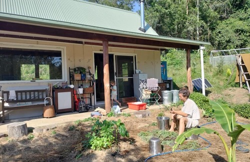 Koreelah Kabine | Offgrid Tiny Home in a Food Forest Garden