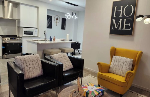 Chapel Hill South Haus | Peaceful place to stay in Ottawa