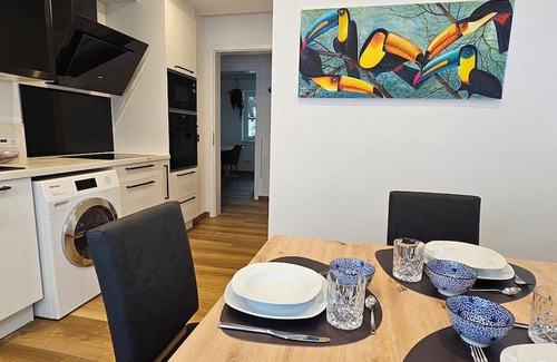 Stuttgart Wohnung | The Exotic Tropical Palace - ComfyHome Apartments Stuttgart
