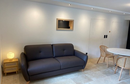 Rambervillers Haus | Lodging in a garden near Fraispertuis City Park.