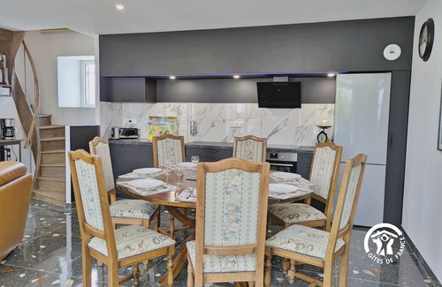 Louverne Wohnung | Modern cottage in Louverné, sleeps 6-8, pets allowed, parking