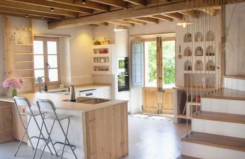 Colunga Haus | Newly Renovated Designer House 10 mins from Beach, Great location