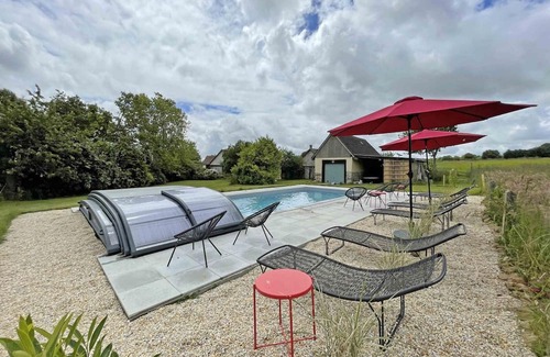 Mantilly Hütte | Spacious house with spa and garden in Normandy’s bocage