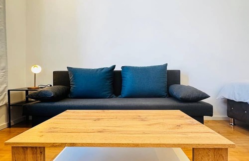 Liesing Wohnung | Spacious 3BR Apartment Near Kaufpark Alterlaa