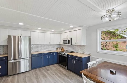 Gaylord Haus | Otsego Lake Escape (Lakefront w/dock, skiing, snowmobiling)