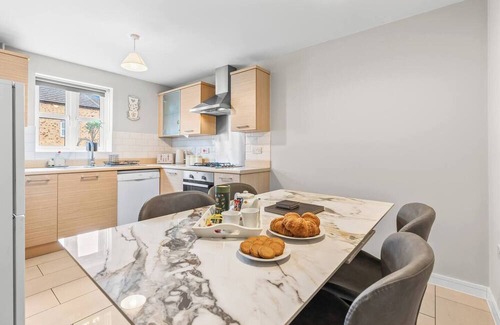 Coventry Wohnung | Modern 4-Bed Close to Jaguar Whitley &… - 17269