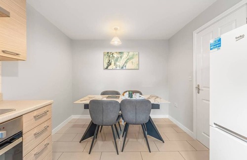 Coventry Wohnung | Modern 4-Bed Close to Jaguar Whitley &… - 17269