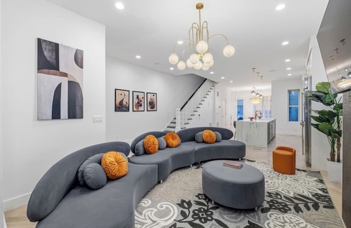 Dupont Circle Haus | The Gilded Manor - Luxury Victorian Mansion @ Dupont Circle