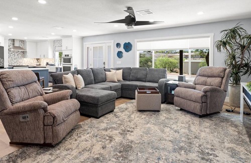 Queen Valley Haus | Luna Mesa/Private Back Yard, Pet Friendly, Telescope and Stargazing