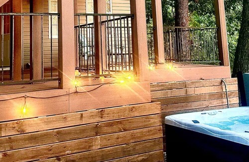 Rocky Mount Haus | Quiet Lake Getaway with Hot Tub – Ideal for Couples