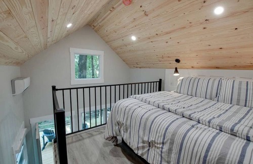 Groveoak Kabine | Breathtaking Treehouse with Barbecue and Hot-tub in Scottsboro, Alabama