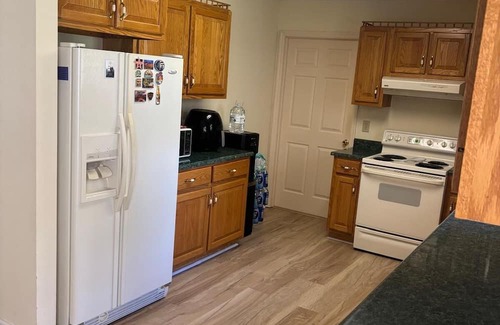 Moultrie Haus | 4-bedroom house in wonderful Moultrie with AC