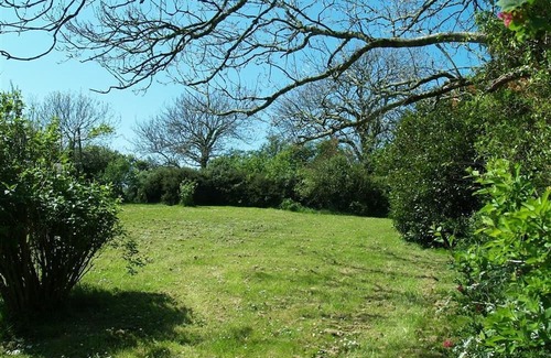 Dinas Cross Hütte | DINAS ISLAND COTTAGE, pet friendly, with open fire in Dinas Cross