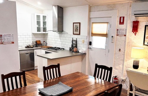 Moonta Hütte | Cottage Bliss on Moonta Main St - Your Perfect cozy Moonta getaway!