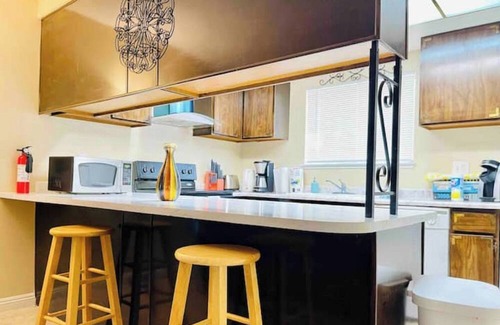 Chinatown Eigentumswohnung | #15 Near Strip /Chinatown /Convention Center