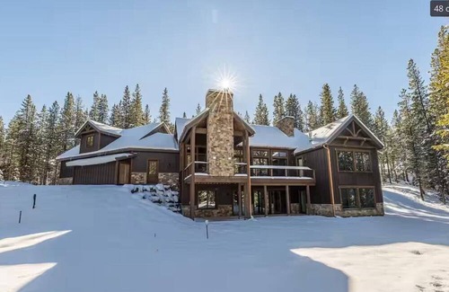 Spanish Peaks Haus | Stony Creek Chalet