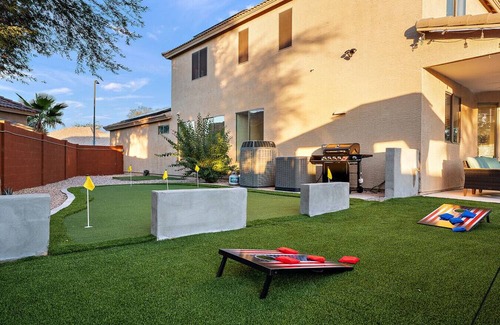 Tamaron Villa | Bora Bora! Pool, Spa, Pickleball, Theater, Firepit