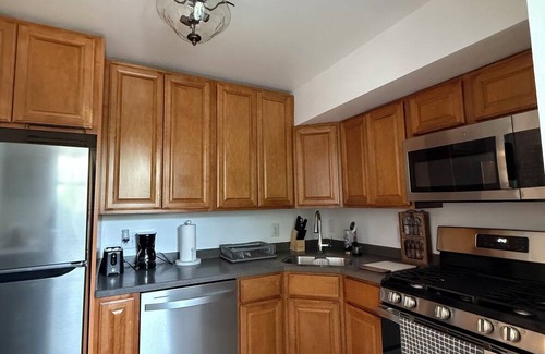 Alexandria West Haus | Enjoyable townhome with AC in charming Alexandria