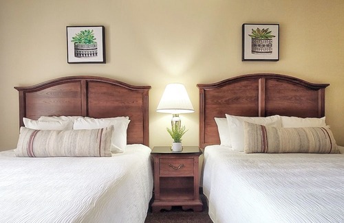 Pembine Hotel | Riverside Suite Escape! 3 Cozy Units w/ Pool, Spa & Dining Access | Free Parking