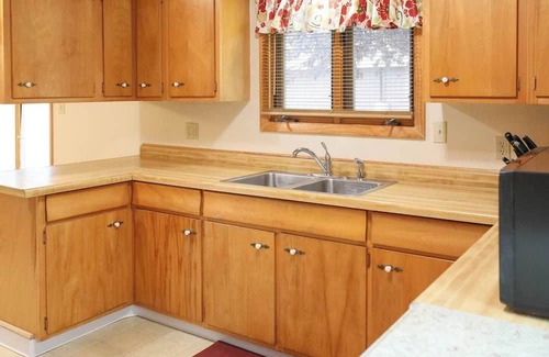 Miles City Haus | Main St Retreat - MCM Styled and Beautiful Patio