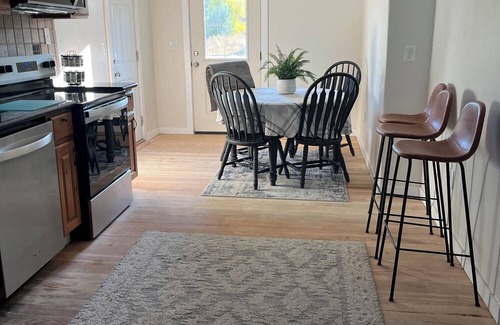 Grand View Haus | 3-bedroom house in Grand View with AC