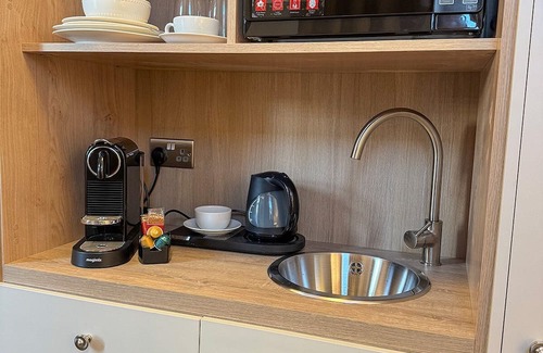 Padfield Wohnung | Located in the heart of Glossop in the High Peak, Westwood Boutique Aparthotel combines comfort with convenience. Set against the breath-taking backdrop of the Peak District.