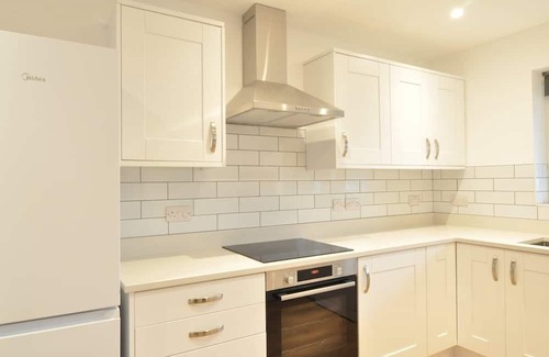 Rudloe Haus | The Swift-Bright, Modern 5-Bed Family Home Nr Bath