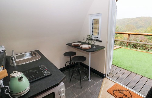 Cwmbach Hütte | CWTCH BACH, pet friendly, character holiday cottage in Aberdare
