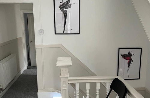 Darlaston Haus | Elegant Victorian Home w/7 Bedrooms | Perfect for Work Crews & Family Gatherings