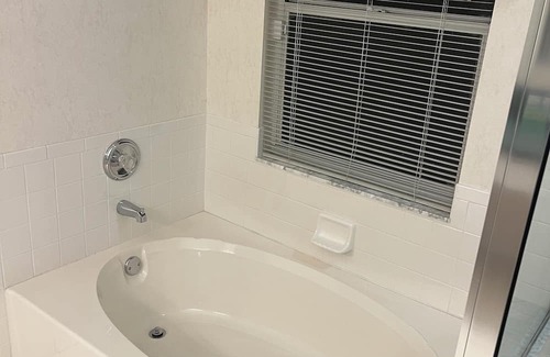 Sterling Ranch Haus | Nice 4-bedroom house with AC in charming Brandon/Tampa area