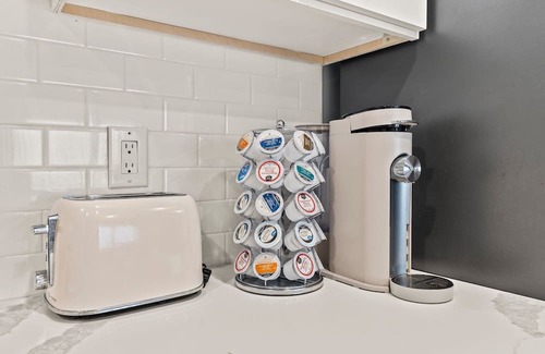 Mantua Wohnung | The Chic Haven 2-bedroom apartment in peaceful Philadelphia with AC near Zoo