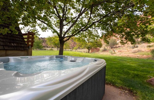Kanab Kabine | Secluded Kanab Family Cabin w Hot Tub and Red Rock Views
