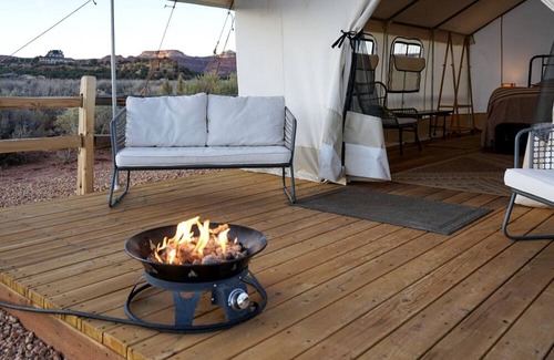 Kanab Wohnmobilvermietung | Kanab's Glamping Getaway with Your Pet: Comfort Meets Adventure