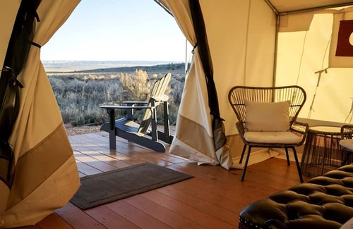 Kanab Wohnmobilvermietung | Outdoor Glamping Getaway to Enjoy Unique Sunsets near Zion National Park in Utah