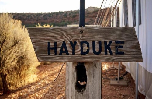 Kanab Wohnmobilvermietung | Safari Tent Adventure in Kanab, Utah: A Unique Glamping Experience