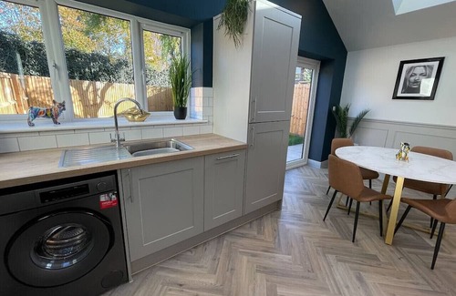 Arbury Haus | Luxury new-build house nr Science & Business parks