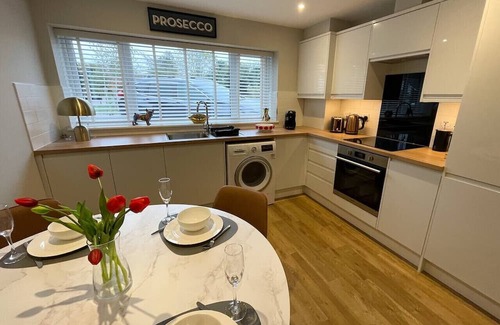 Arbury Haus | Luxury new-build house nr Science & Business parks